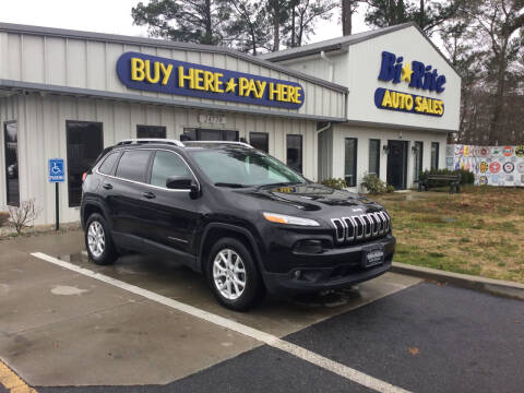 2017 Jeep Cherokee for sale at Bi Rite Auto Sales in Seaford DE