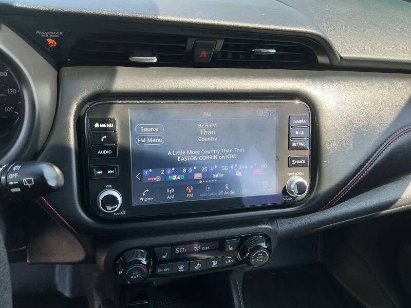 2021 Nissan Kicks SR