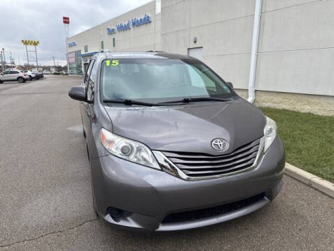 2015 Toyota Sienna for sale at Tom Wood Honda in Anderson IN