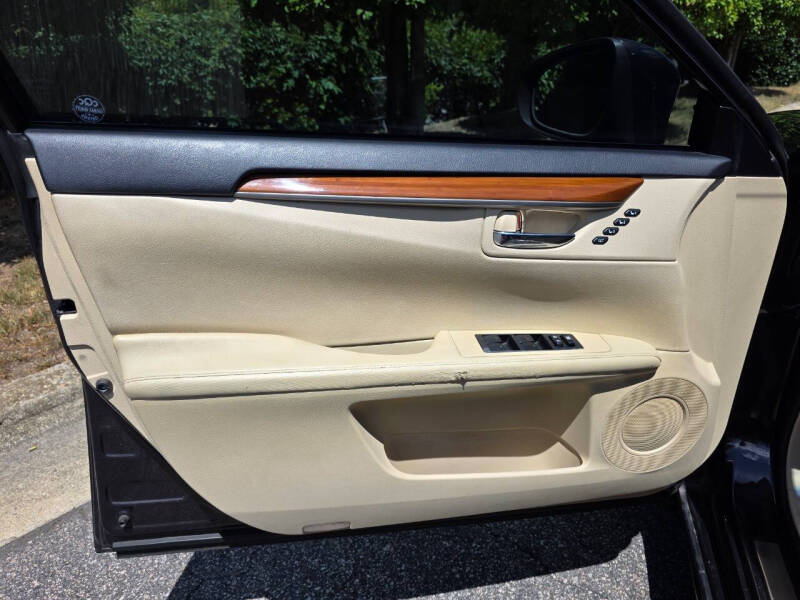 2013 Lexus ES 300h