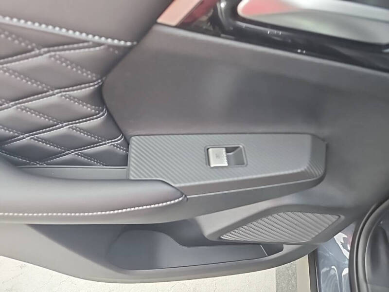 2025 Mitsubishi Outlander PHEV SEL