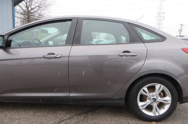 2014 Ford Focus SE photo 29