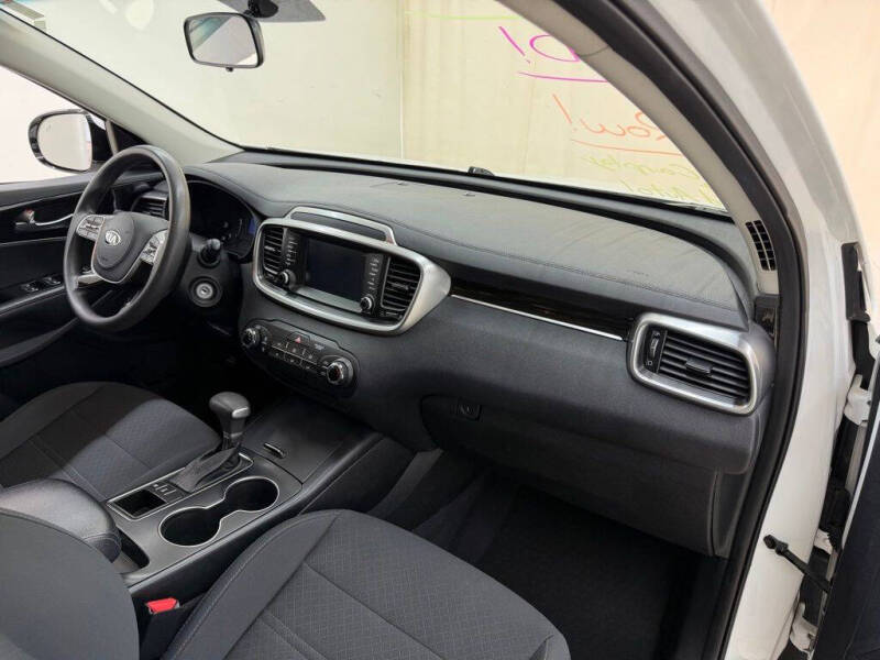 2020 Kia Sorento LX