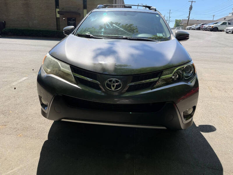 2013 Toyota Sienna LE 8-Passenger