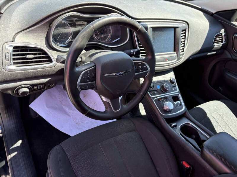 2016 Chrysler 200 Limited