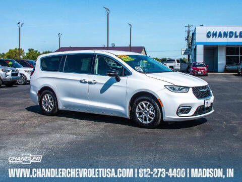 2024 Chrysler Pacifica Touring L