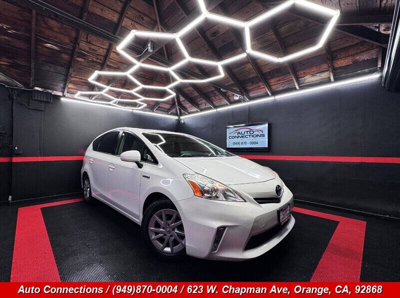 2013 Toyota Prius v Three