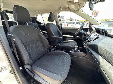 2021 Nissan Kicks S