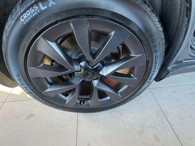 2023 Tesla Model X Standard Range
