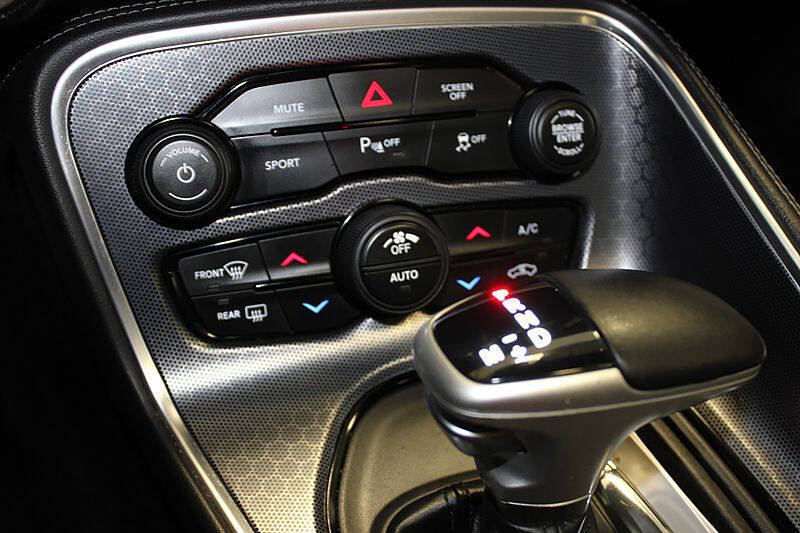 2017 Dodge Challenger SXT