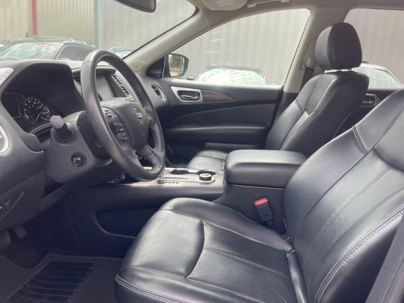 2017 Nissan Pathfinder Platinum