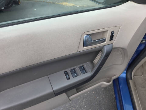 2008 Ford Focus SES