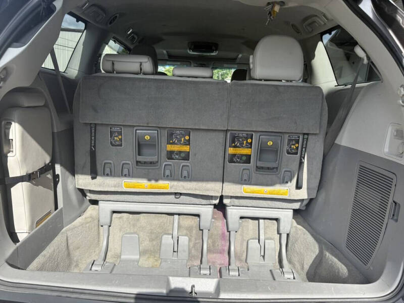 2014 Toyota Sienna XLE 8-Passenger