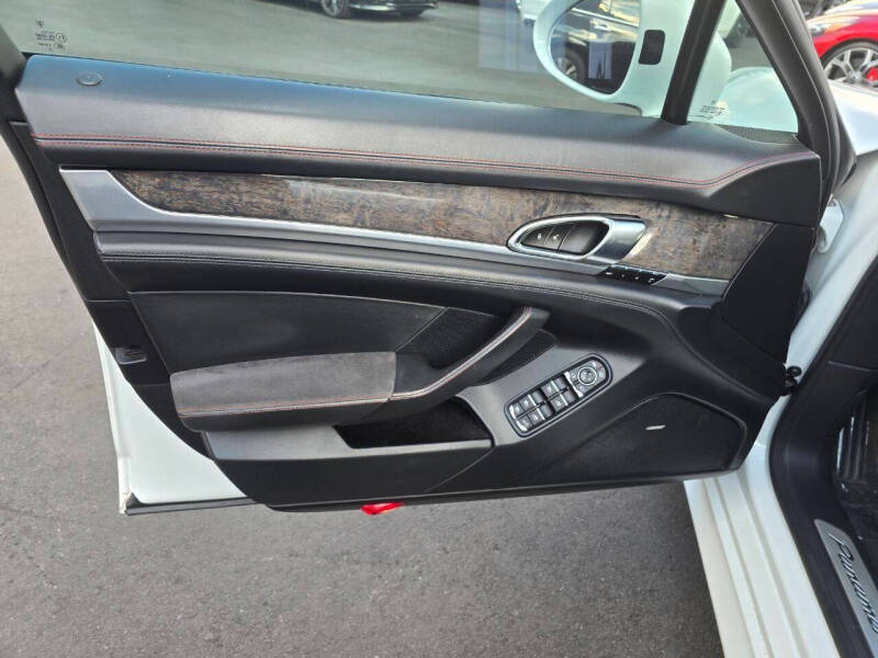 2013 Porsche Panamera GTS