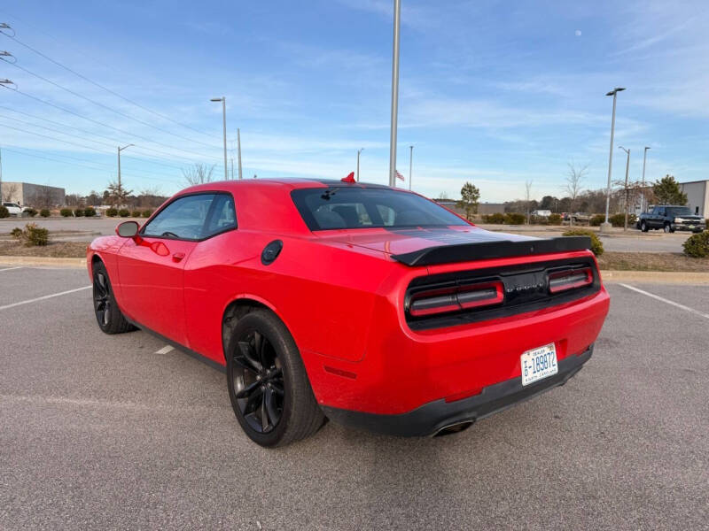 2016 Dodge Challenger SXT Plus