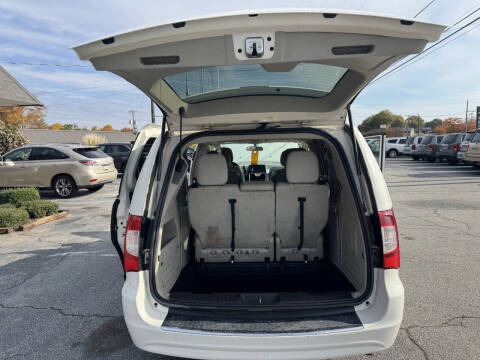 2011 Chrysler Town and Country Touring-L
