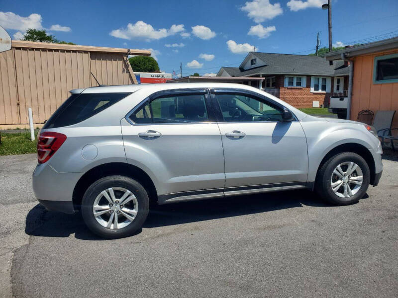 2017 Chevrolet Equinox LS - Photo 4