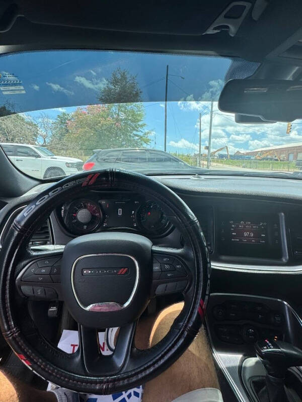 2017 Dodge Challenger SXT