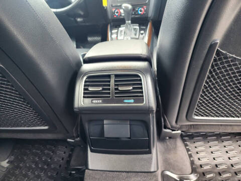 2012 Audi Q5 3.2 quattro Premium Plus