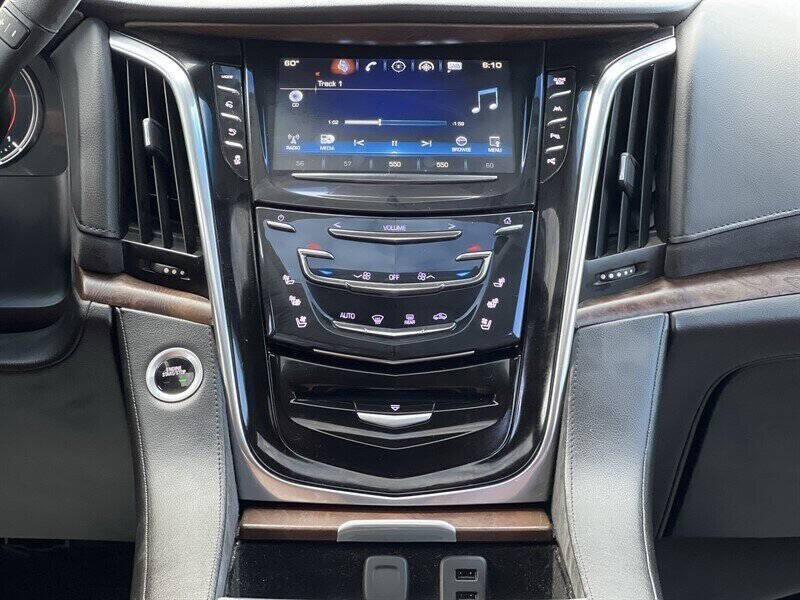2017 Cadillac Escalade Luxury