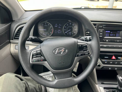 2018 Hyundai Elantra SE