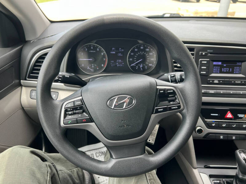 2018 Hyundai Elantra SE