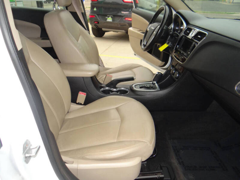 2012 Chrysler 200 Limited