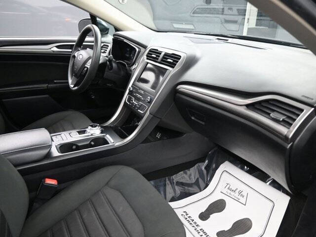 2020 Ford Fusion Hybrid SE