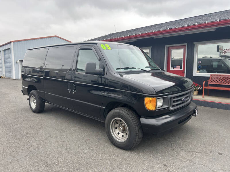 2003 Ford E-Series E-150 Base