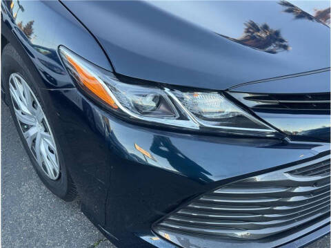 2018 Toyota Camry Hybrid LE