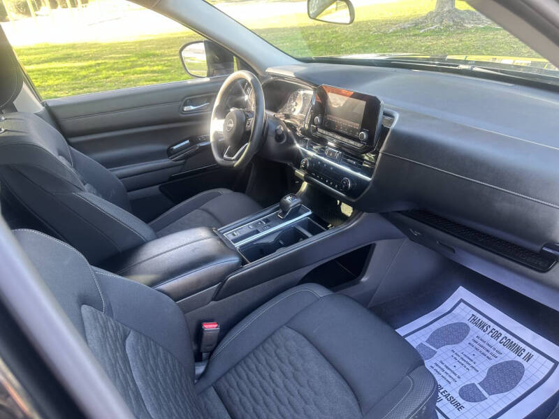 2022 Nissan Pathfinder S