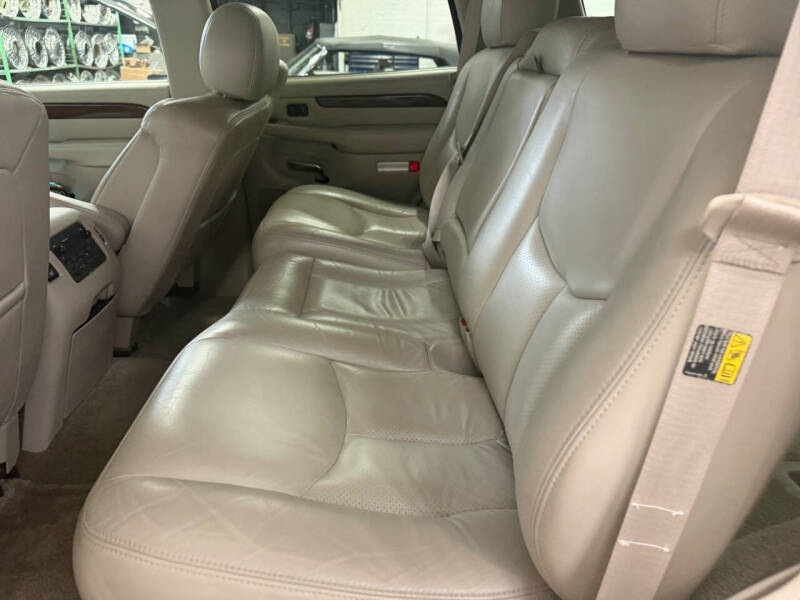 2003 Cadillac Escalade