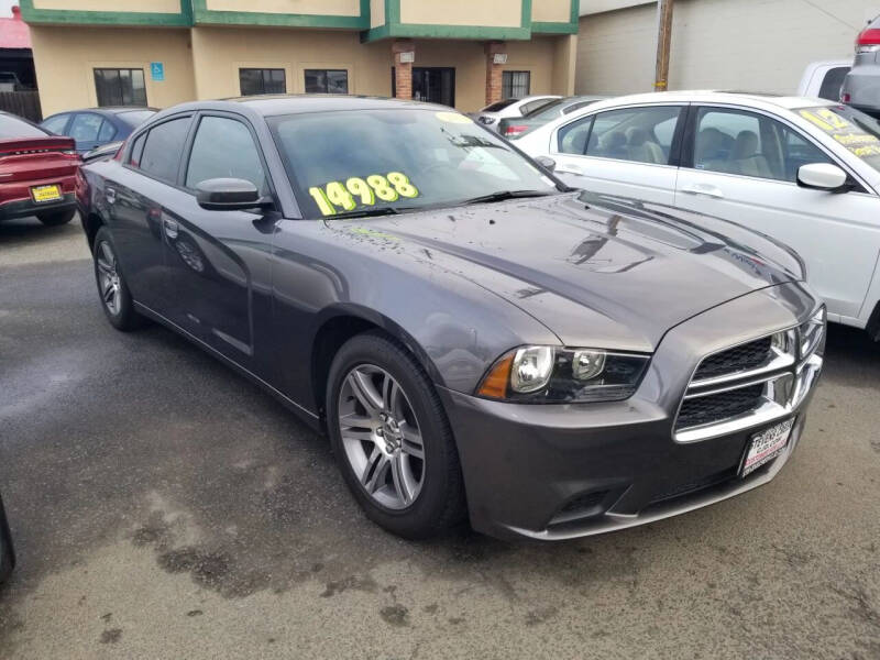 2013 Dodge Charger for sale at Showcase Luxury Cars II in Fresno CA