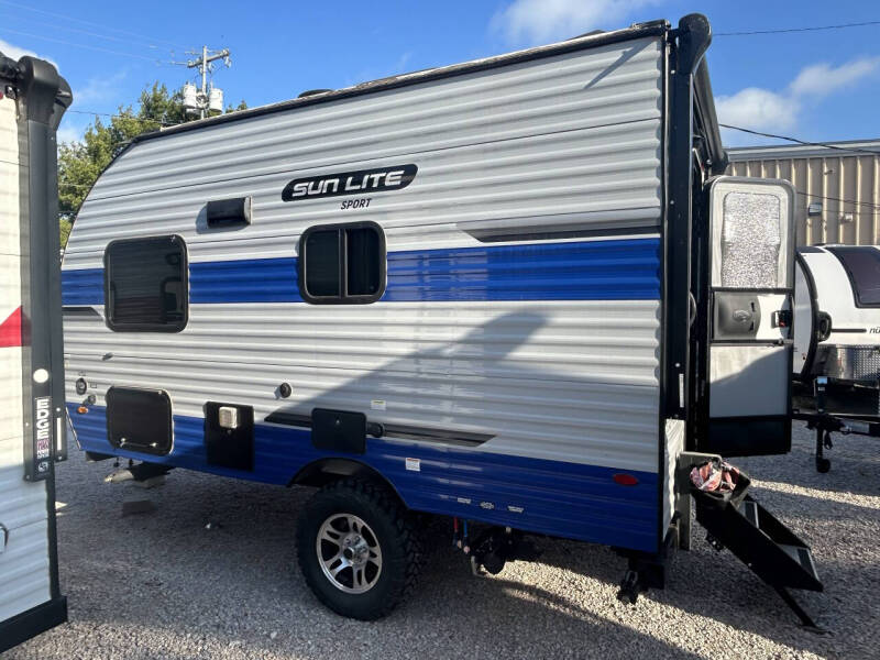 2021 Sunset Park & RV 16BH