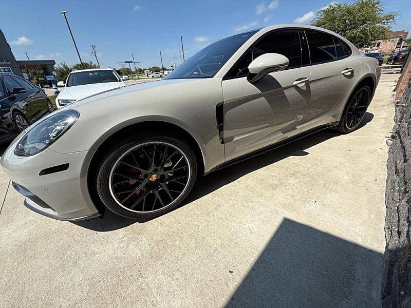 2017 Porsche Panamera 4