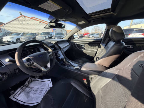 2016 Ford Taurus SHO