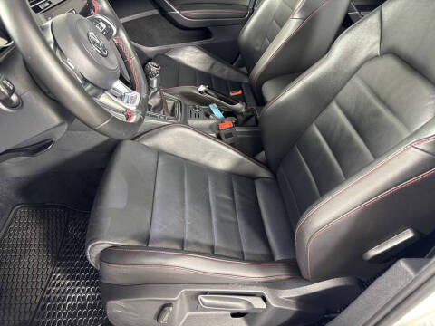 2021 Volkswagen Golf GTI S