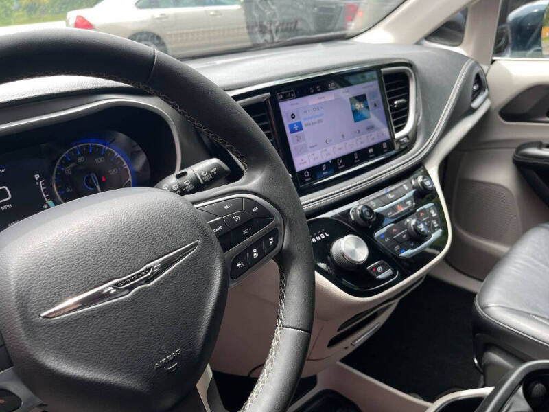 2022 Chrysler Pacifica Touring L