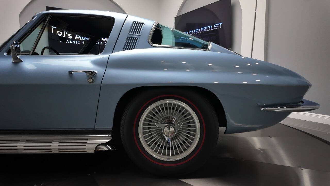 1964 Chevrolet Corvette 27