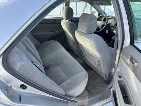 2004 Toyota Camry LE