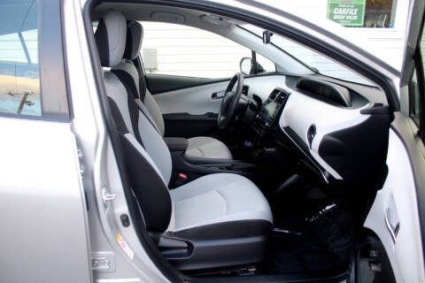 2020 Toyota Prius LE