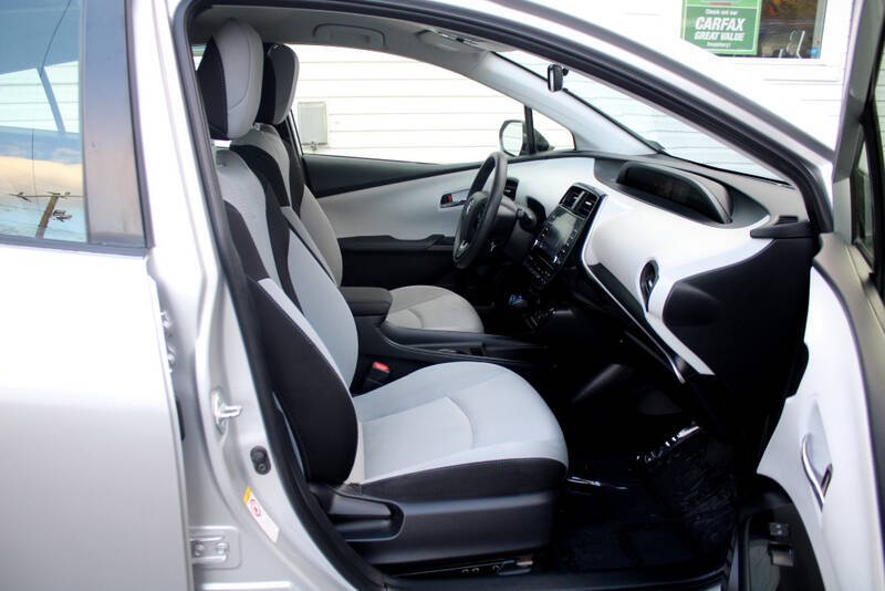 2020 Toyota Prius LE