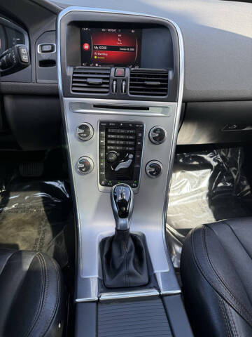 2017 Volvo XC60 T6 Dynamic