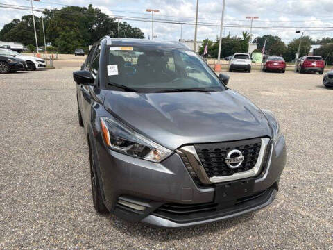 2020 Nissan Kicks SR