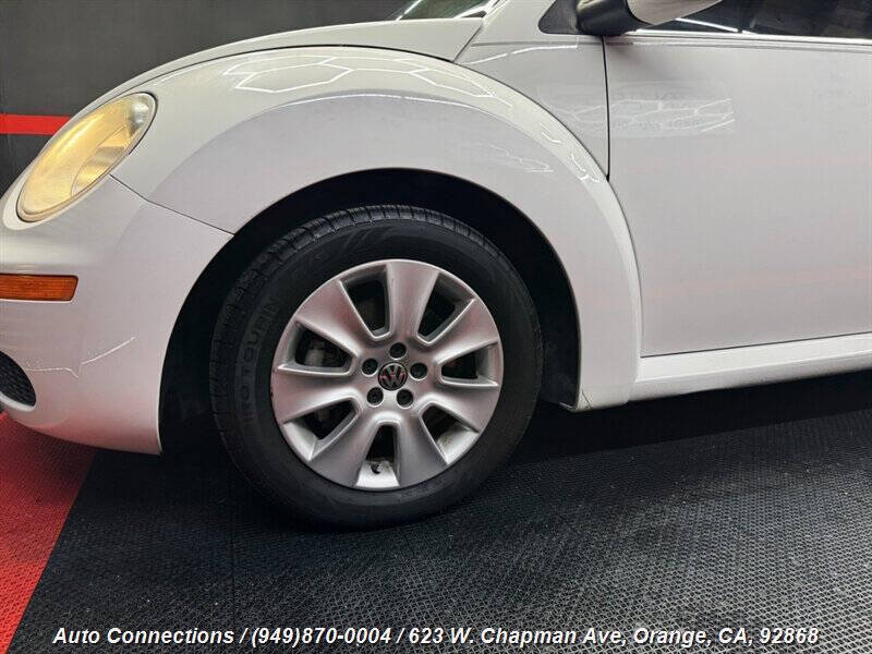 2010 Volkswagen New Beetle Convertible