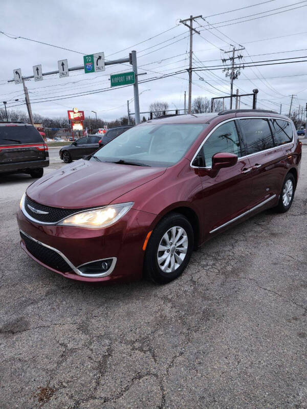 2017 Chrysler Pacifica for sale at Johnny's Motor Cars in Toledo OH