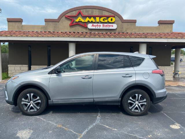 2018 Toyota RAV4 LE's photo