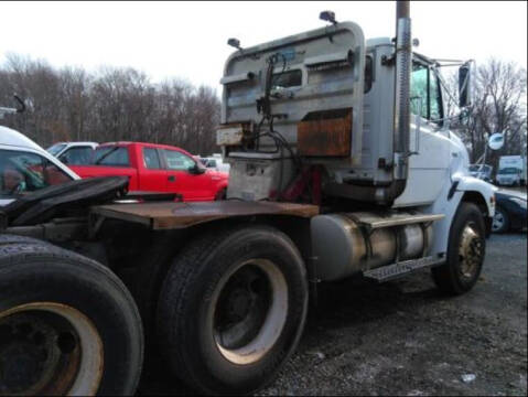 2002 Freightliner FL112