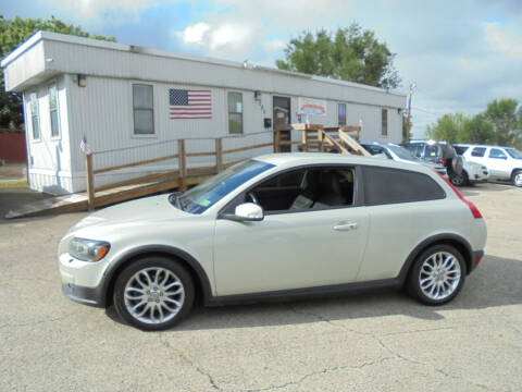 2009 Volvo C30 for sale at B & G AUTO SALES in Uniontown PA