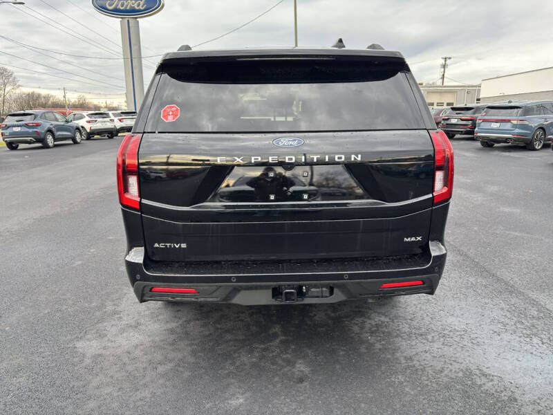 2025 Ford Expedition MAX Active